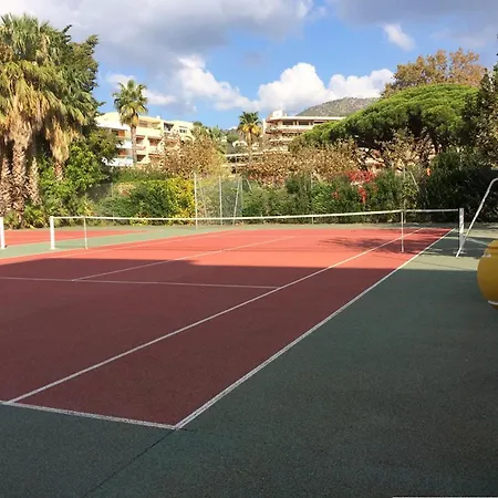 Appartement Avec Parking Au Lavandou, à 10m De La - Fr-1-803-11 *