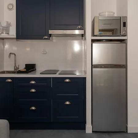 Avec Parking Au Lavandou, à 10m De La - Fr-1-803-11